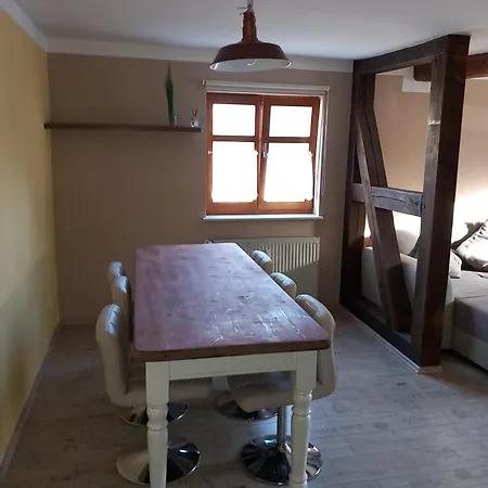 Dennis Apartamento